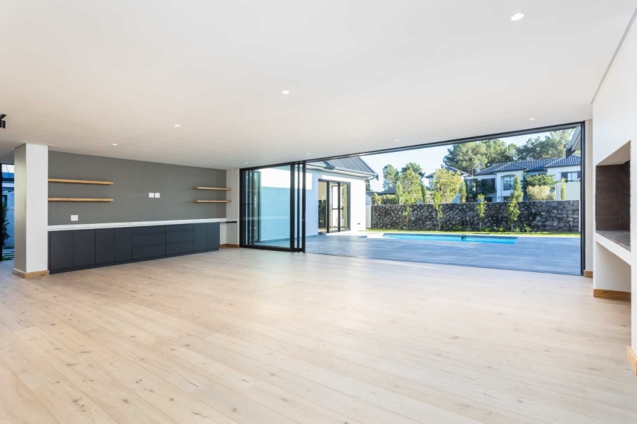 5 Bedroom Property for Sale in Val De Vie Estate Western Cape